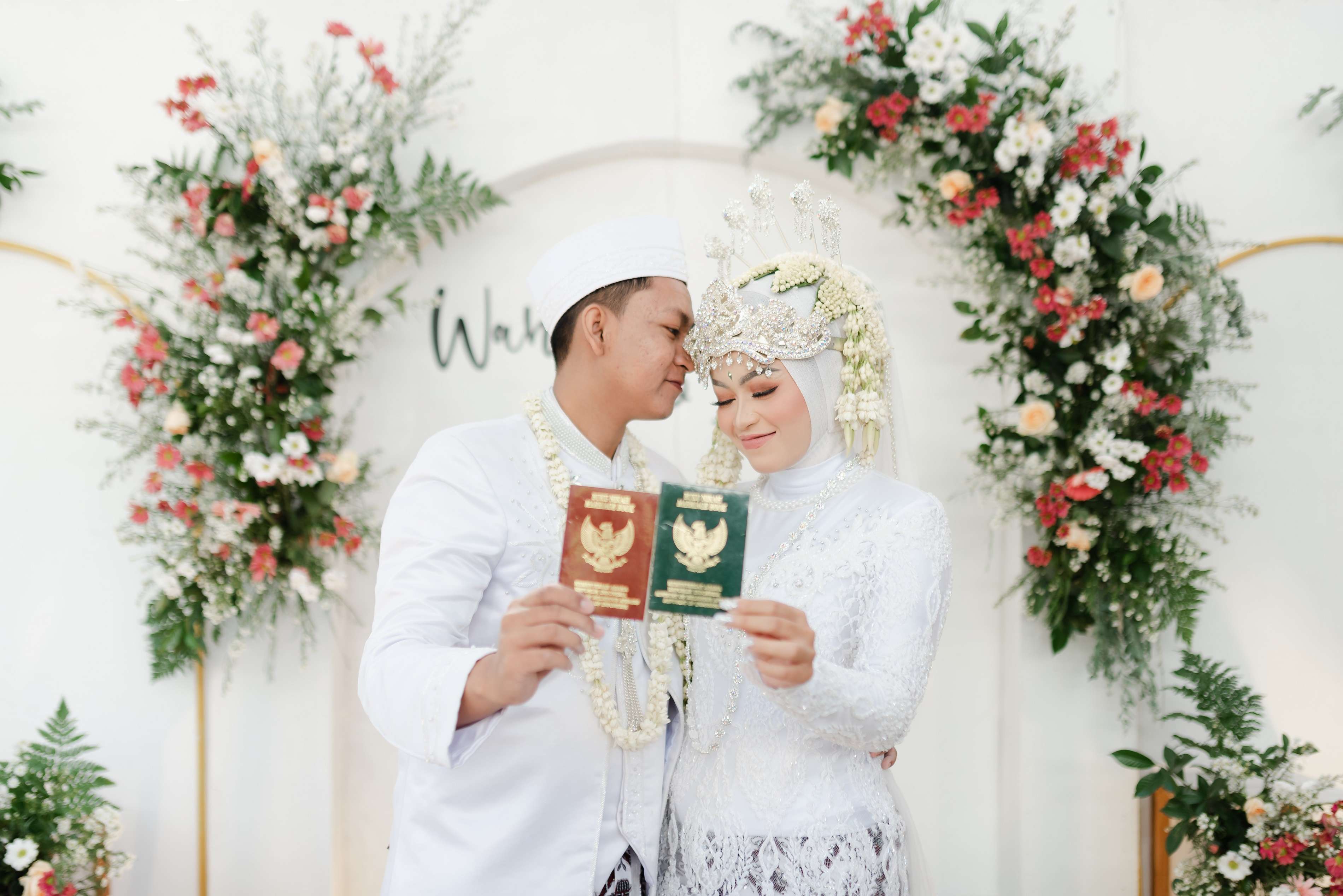 galleri Contoh Undangan Pernikahan Online Arya & Wahyu